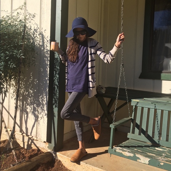 Meet your Posher! Leah Beee - Picture 6 of 16